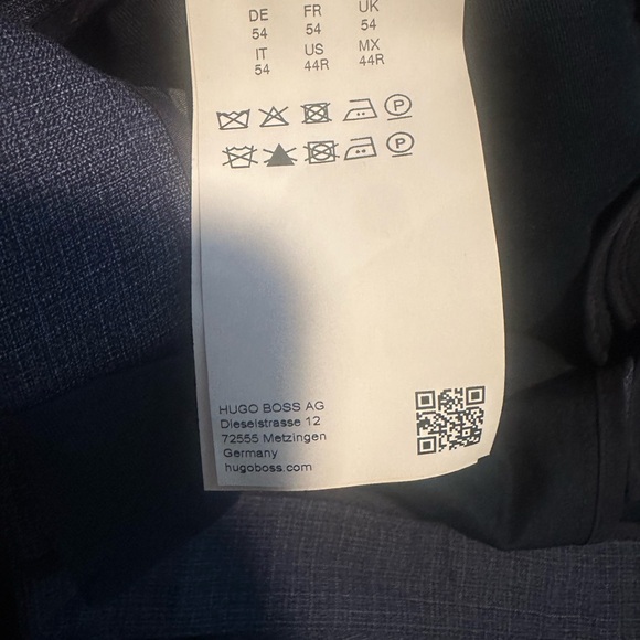 Men’s Hugo Boss Slim fit suit in blue size 44R - Picture 14 of 15
